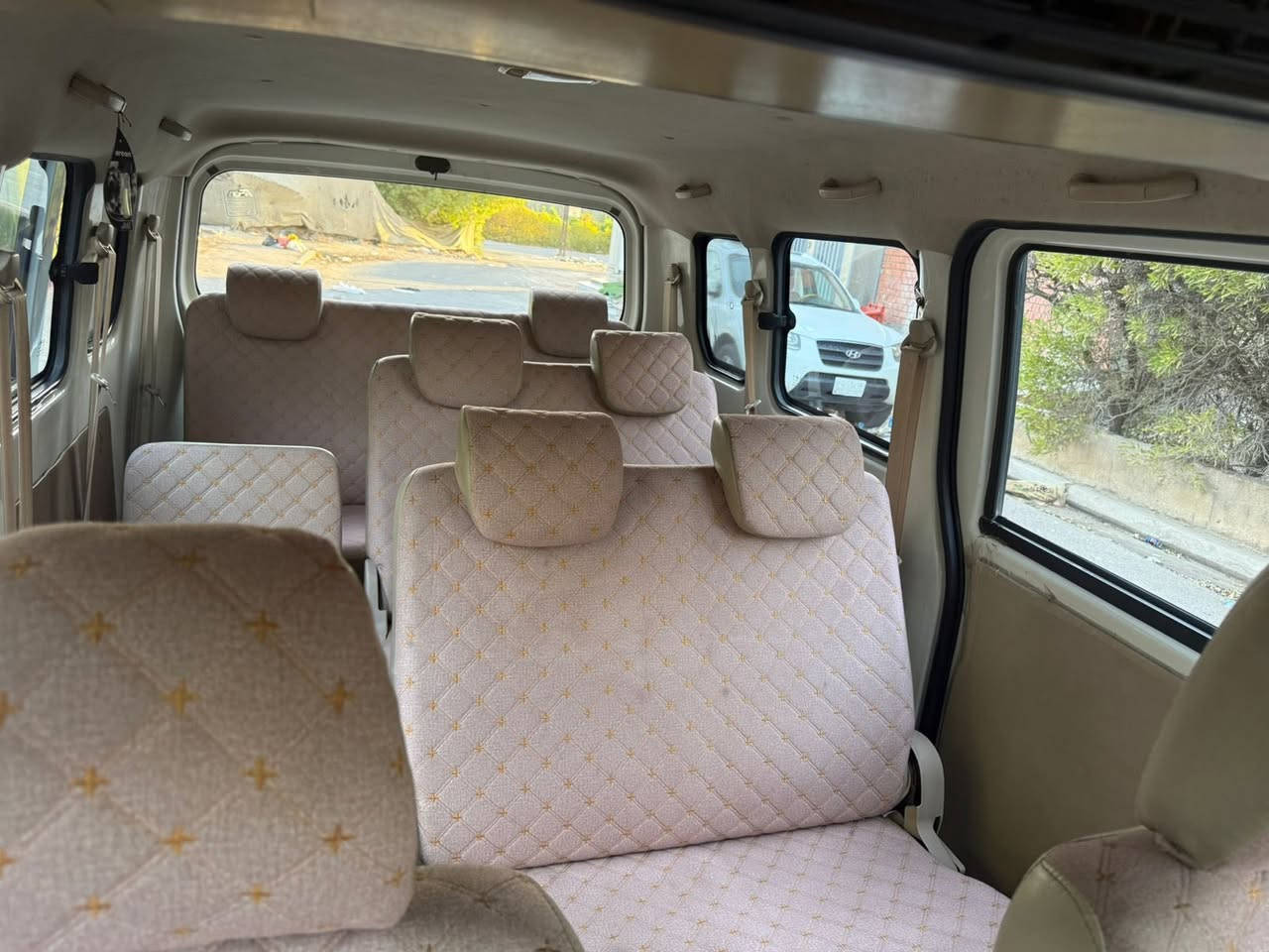 سلام عليكم عندي فاو خشفة 10 راكب موديل 2015 رقم بغداد بسمي سيارة نظيفة المحرك مجفت ماشي 60 الف السيارة جاهزه اي نقص مابيه رايده 63 ورقة وبيه مجال المكان بغداد حي الاعلام ***********
