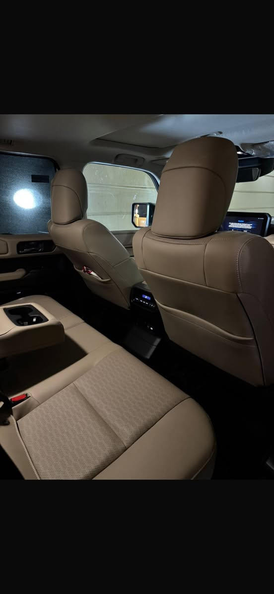 السلام عليكم برادو موديل 24 
ساز ام الضمان كفاله عامه 
ماشيه 4000 زيرو 
العنوان بغداد الكرخ 
السعر 51 ونص بيها مجال 
*********** 
ضمان 4 سنوات كلشي وكاله
