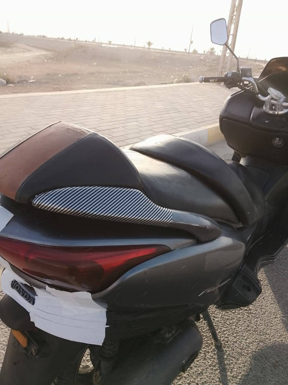 السلام عليكم من رخصه الادمن دراجة للبيع نوع فورزه 80 دراجه كامله كل نقص مابيها لايت عالي ناصي منضومه زنون شلعه ومعدل طياره ترايك 140 طبيعي بيها نضام عادي و اوتوماتيك دراجه بصمه مكان رمادي التاميم للستفسار ***********
