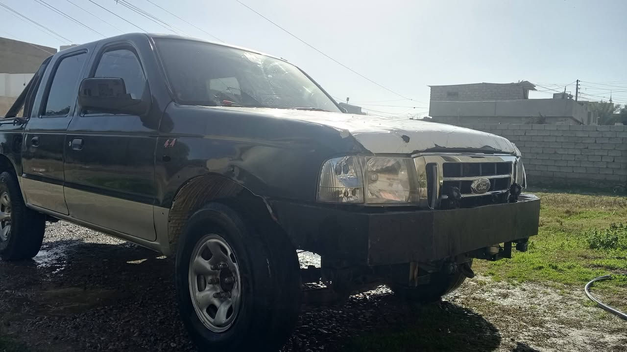 السلام عليكم للبيع او مراوس بيكم فورد موديل 2006مامسجل ما مكصوص كير ومحرك في في تي شرط صدر جديد تبريد شغال  للبيع او مراوس السعر 25$ للاستفسار ***********
