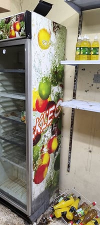 ثلاجة • للبيع