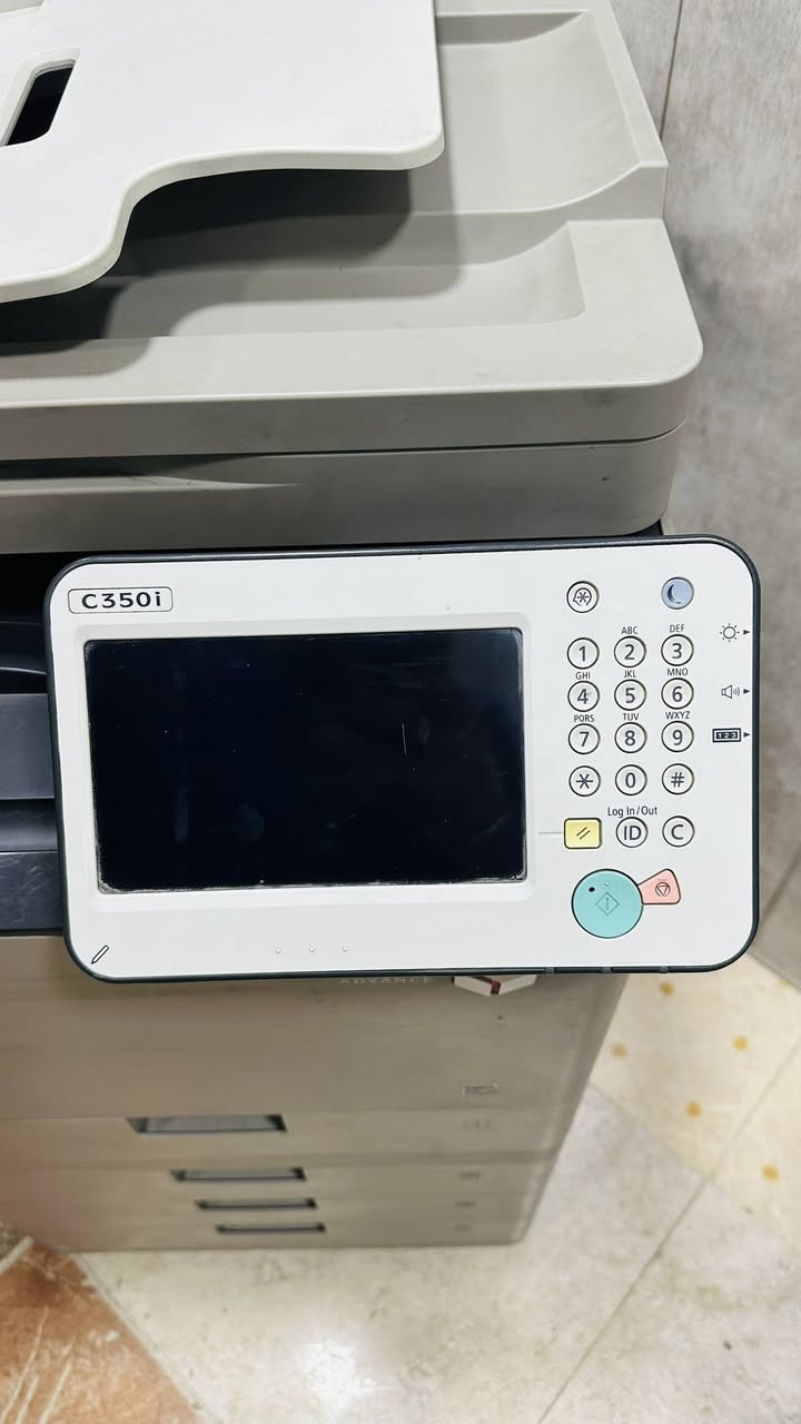 طابعة كانون C350i للبيع 
المواصفات :  
• 30 نسخة بالدقيقة عادي و ملون 
• طباعة جميع الملازم والكتب بدقة عالية
• دقة الصور عالية جداً 
• احبار بودرة 
• عملية لأصحاب المكاتب 
• بيها احبار تكفيك 4000 نسخة 

للتواصل : ***********
