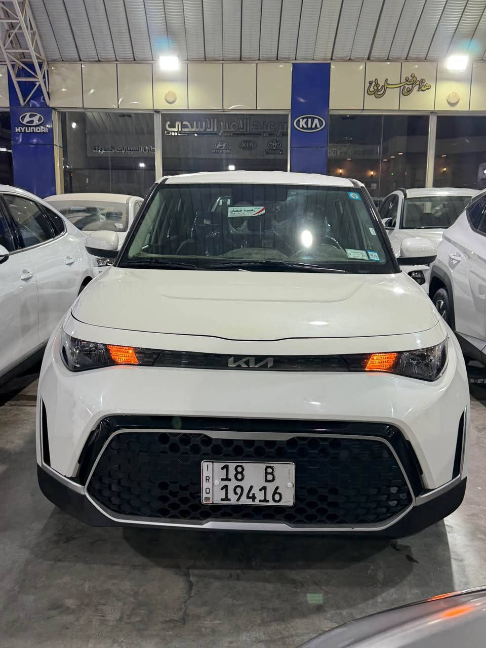 كيا صول موديل 23 
ماشيه 36 جديده جدا 
مكينة 2000 دوش 
السعر 155 وبيها مجال 
حادثها  جاملغ وبنيد بدون دواخل 
مواصفات 
كامرا 
شاشة لمس كاربلاي 
رادار امامي 
رادار خلفي 
رادارات جانبية بالمرايات الجانبية 
توقف تلقائي
تحديد مسار 
كروز سرعه 
اطفاء ذاتي بالازدحامات 
تحكم ستيرن حميع الاتجاهات 
ويل كب 
مكانه حله. 
📞***********
📞*********** حلة, بابل
