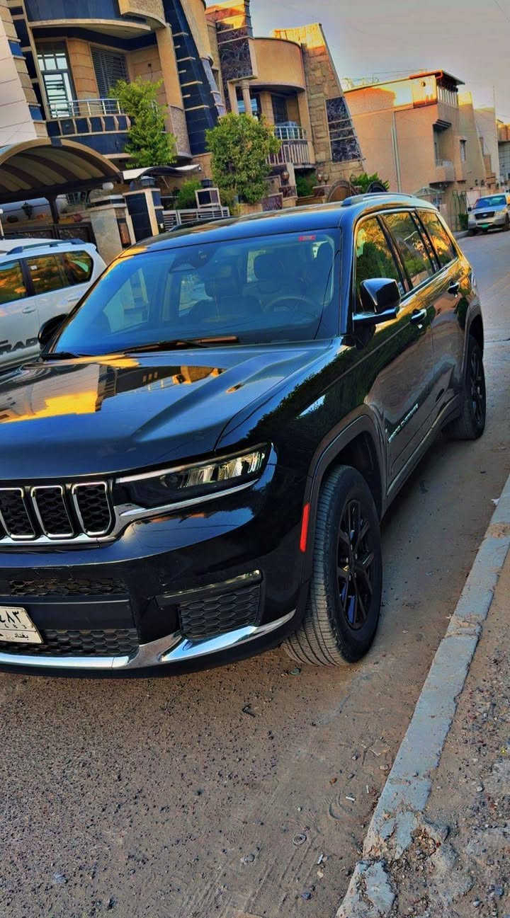 السلام عليكم 
———————
بيع او مراوس حسب القناعه 
جيب 2021 كراند شيروكي
مكينه 3600
وأرد امريكي 
——————————————-
بصمه
رادار  جانبي 
كشنات جلد حضن 
كشنات تدفئة 
كشنات كهرباء
كير ماوس 
ويل كب 20 
شاشه كبير 
كامره خليفه 
حساسات خلفي 
بجم زنون كامل نهار 
تبريد قطعتين 
تبريد بيانو 
مرايه داخليه تعتيم ليلي 
تحكم ستيرن فول 
باقي تفاصيل واضحه بالصور 
————————————————————
سياره وارد امريكي 
(( حادثه سرقة والقطع كله راجع بلادية بدون صبغ فقط الدعاميه الاماميه مصبوغة ))
(رقم بغداد تحويل ثاني )
—————————————————————
مكانه:بغداد شارع فلسطين 
سعر :270 بيه مجال 
اتصال:***********
