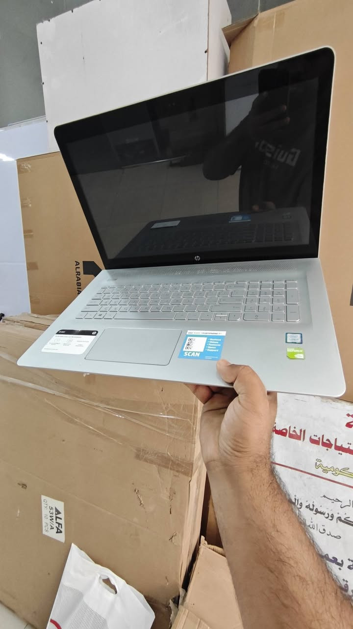 السلام عليكم 
لاب توب للبيع 
الاسم 
HP ENVY M7 NOTEBOOK
المعالج i7 الجيل السابع 
الرام 16 GB
الهارد نوع SSD حجم 512 GB  
 كرت شاشه خارجي 2 كيكه 2 GB NVIDIA
كرت الشاشه الداخلي 8 GB
حجم الشاشه 17.3 لمس 
السعر 550 الف


**إذا كنت صاحب هذا الإعلان وتريد حذفه لأي سبب، رجاءا أرسل رسالة إلى الدعم الفني**
