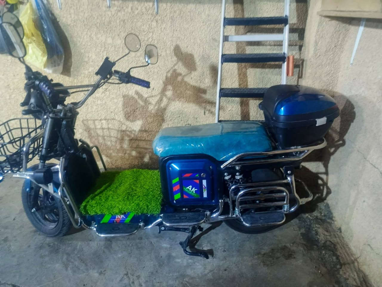 ماطور شحن ٧ بطاريات للبيع ***********
