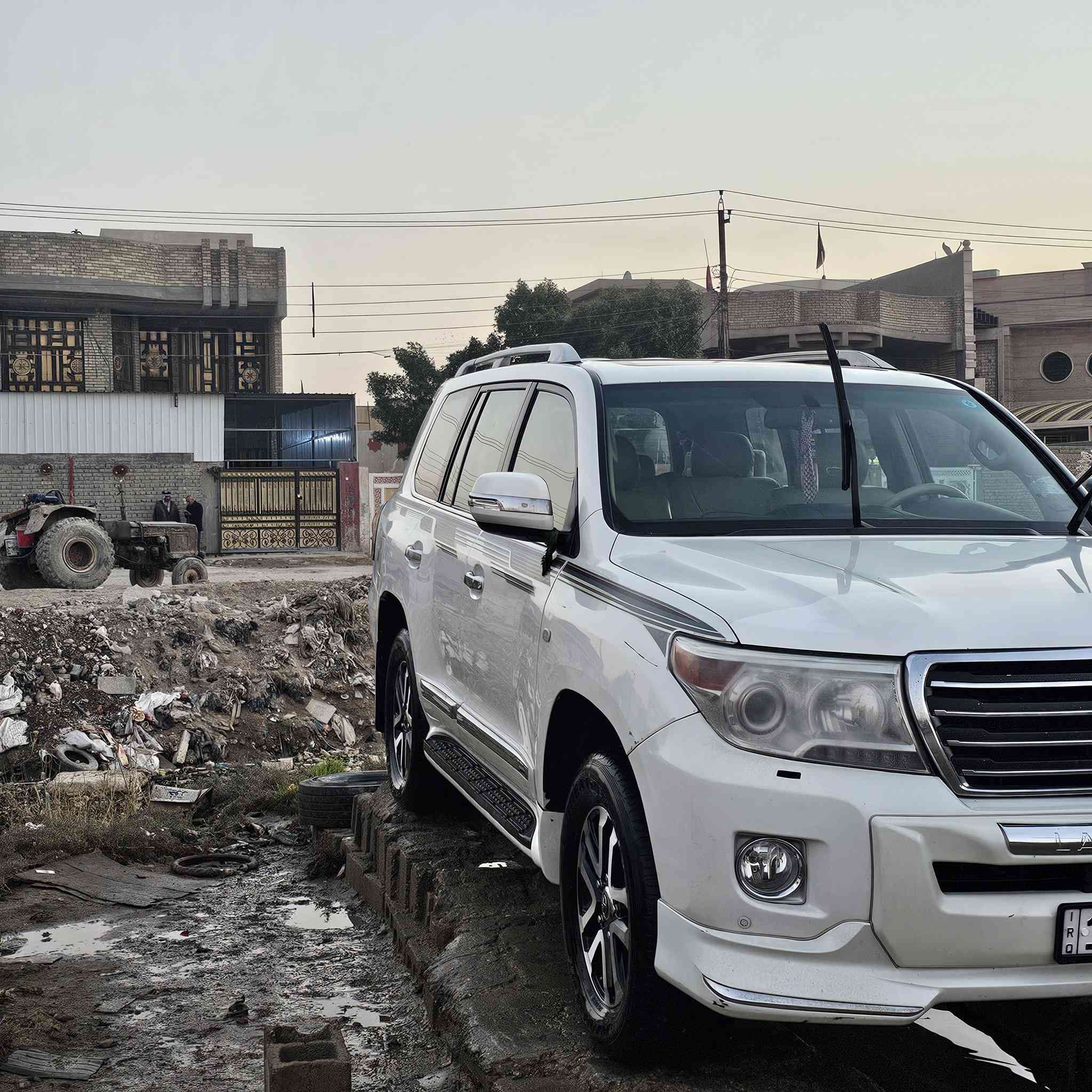 السلام عليكم
لانكروز 2009 محدثه 14 
مكفوله كفاله عامه منه ضربه 
6v
مكاني بغداد معامل
رقمي ‭0770 394 7503
