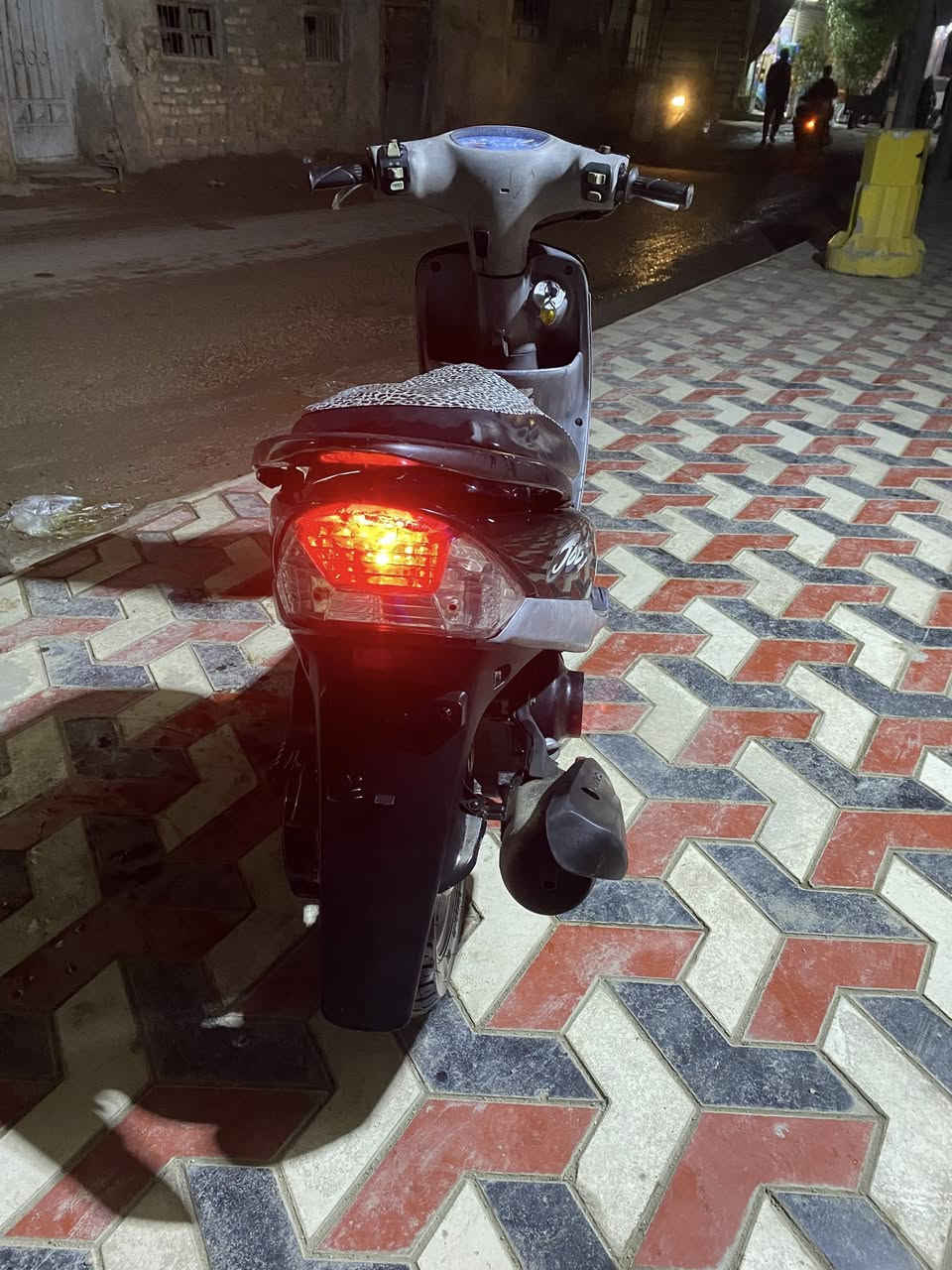 ماكس للبيع السعر ٧٠٠بيه مجال 

‭٠٧٨٨ ٣٧٥ ١٢٥٣‬استفسار
