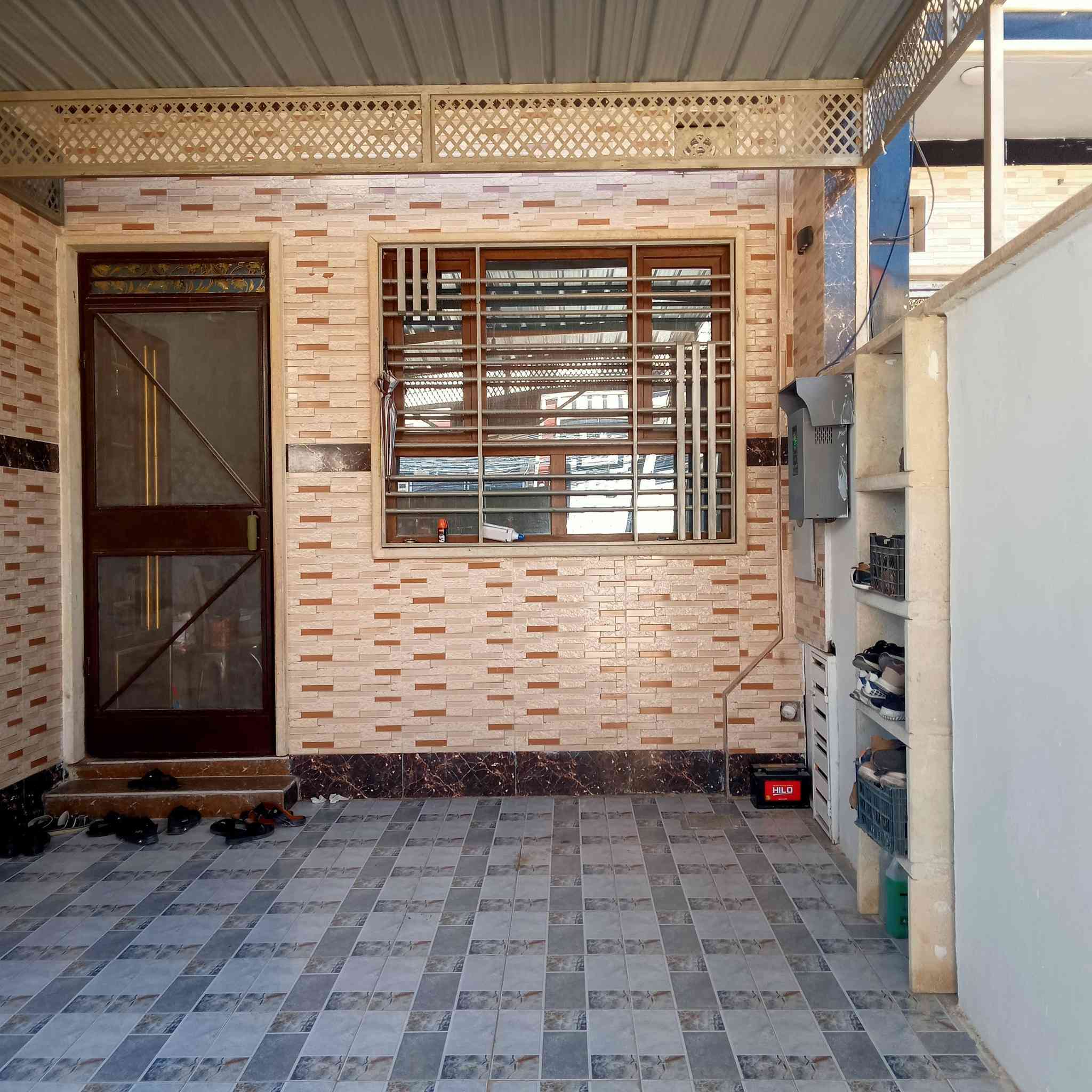 عروض مكتب انوار الخير
دار للبييع مساحه ١٩٥ متر
طابق واحد استقبال ومطبخ 
وهول وغرفتين نوم وصحيات
معه الثاث طخمين ديوان 
وسبلتين و كاونتر 
وغساله وغرفه نوم
قوسيات شارع تلكيف عل جه اليسار  
زراعي نموذج ٢٥ حق تصرف
سعر ١٠٥ مليون
عنوان المكتب مجاور البناء جاهز 
مقابل باب الكمرك
***********
***********
