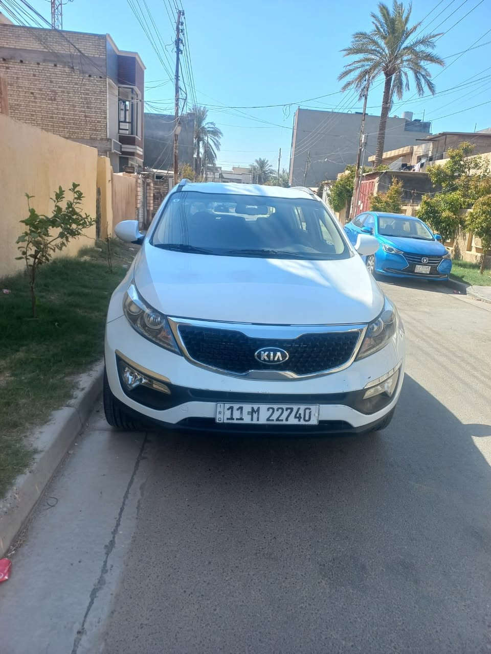 السلام عليكم
كيا سبورتج ٢٠١٥ خليجية 
بيهه ضربه بخشم البنيد بالعراق موضحه بالصور كلش بسيطه 
سيارة نظيفه حيل 
ماشية ٩٦ الف كيلوا 
رقم بغداد تحويل ثاني يوم 

البنيد معدل و غير مصبوغ مخلي فابلون ابيض الربع الاول من بنيد فقط 
باقي سيارة مكفوله كفالة عامة 

المكان بغداد
السعر ١٥٥ ورقه و بيهه مجال 
 
للاستفسار اتصال على الرقم 
‭٠٧٩٠ ٢٤٣ ٩٣٠٧‬
