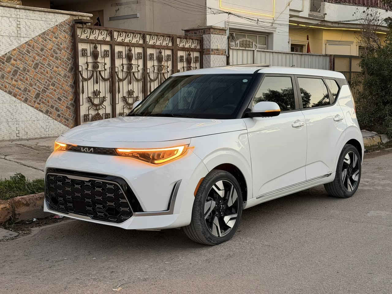 سلام عليكم
للبيع كيا صول موديل 2025 جتي لاين  بدون رقم منفيس بسمي 

حجم المحرك 2000 دوش ماشيه16 الف

اعلى فئة  بالصول فول  موصفات خاصه تجي فتحه وبصمه وشاشه ايباد وبجم عدسه زنون بلادي سايد بريك بصمه ابواب بصمه 
كشنات كهرباء كشنات تدفه شاحن وايرلس تبريد بيانو رادار امامي شغال رادار خلفي رادار يمنه ويسره حساس اطارات كشاف امامي شغال نضمه قياده
 السياره جديده كلش 
لد امامي شغال لد خلفي شغال اشاير بل مري ولكب كروم حجمه 18  وبيبان حمر بلادي اناره داخليه دمام صوت امامي وخلفي 
 تشغيل عن بعد اطفاء ذاتي 
انضمه قياده السياره وارد امريكي بدون ايرباك حادثه موضح بلمنشور تبديل باب وطخطخات ع كده انصبغن 
السعر 155$
المكان بغداد الامين2 

الرقم ***********
