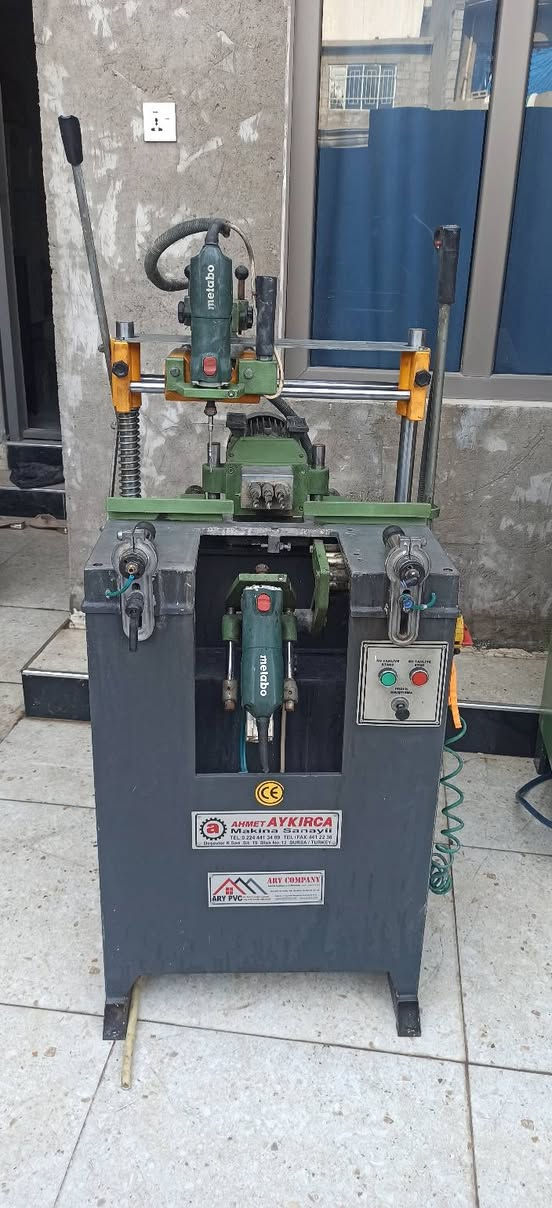 للبيع معمل بلاستك pvc سنكل 5 مكائن ويا كمبريسر 350 لتر الاستفسار ***********  واتس اب موجود
