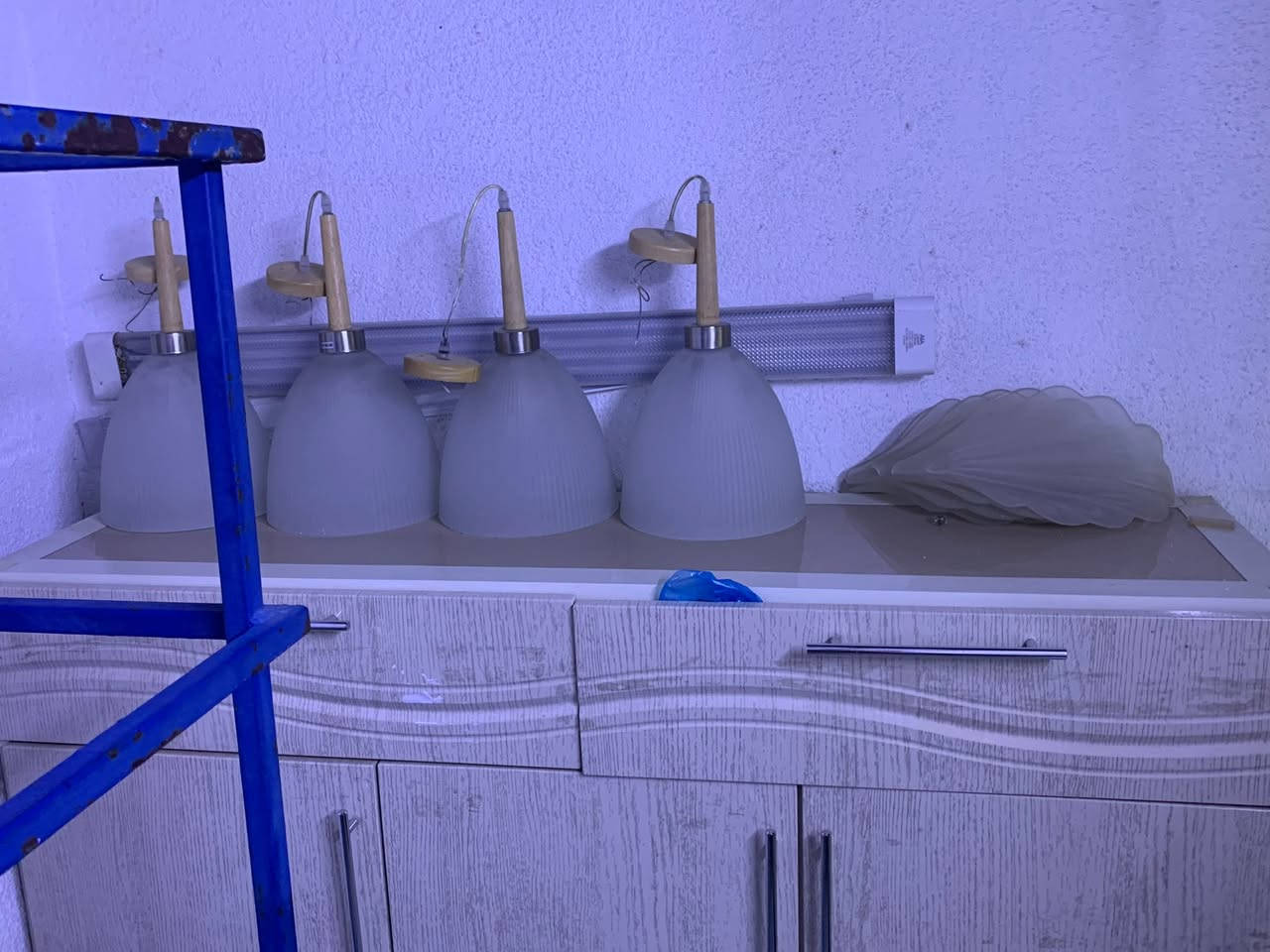 اغراض للبيع السعر خاص المكان كفاءات السيديه


**إذا كنت صاحب هذا الإعلان وتريد حذفه لأي سبب، رجاءا أرسل رسالة إلى الدعم الفني**