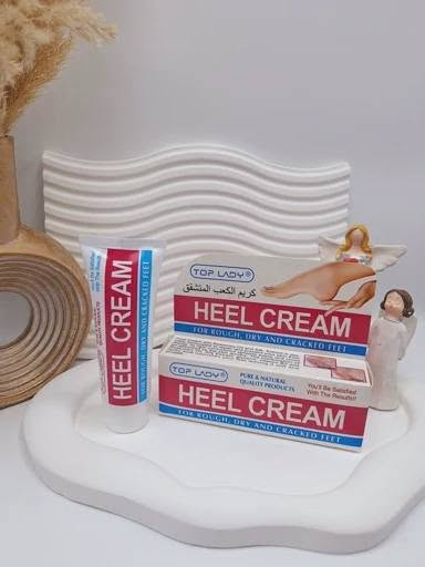 كريم هيل كريم (Heel Cream) لعلاج تشققات وجفاف الكعبين.

الاستخدام: يعمل على ترطيب وتنعيم الكعبين والقدمين، ويساعد في إزالة الجلد الميت.

المكونات: غالبًا ما يحتوي على مرطبات قوية مثل اليوريا لتجديد البشرة.

الفوائد: مناسب للاستخدام اليومي للرجال والنساء، ويوفر نتائج سريعة لتنعيم المناطق الخشنة.
متوفر توصيل لجميع المناطق


**إذا كنت صاحب هذا الإعلان وتريد حذفه لأي سبب، رجاءا أرسل رسالة إلى الدعم الفني**