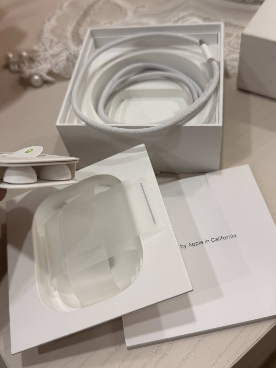 السلام عليكم اخوان ايربود. برو 2 ماستر آخر مميزات وتر بروف ضد الماء بعدها كلش جديده غراضها مالاعب بيهن لاستيكات هم ممستعملهن نظافة 100‎%‎  رايدها ب180 ومجال حك الجيه مكاني بغداد غزالية ***********
