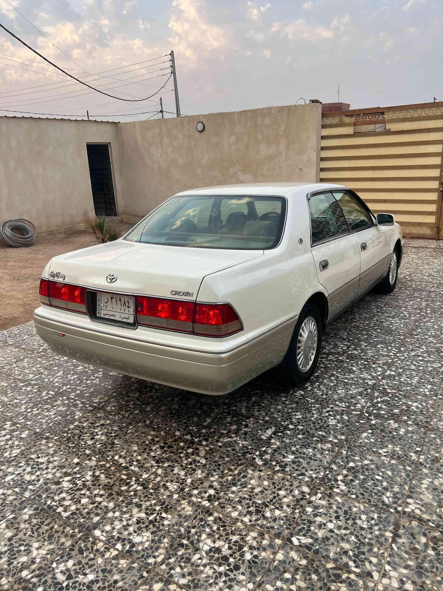 السلام عليكم سياره لبيع تويوتا كروان راس ثور مديل 1998 رقم بصره سنويه جديد 2029 سياره كفاله من كص ونقل جثه وضربه وعيب اصوليات محرك وكير كارتون فيفتي جاهز من كل شي حداد تخم تايره تبريد كهربائي كله شغل سنتر لوك مريت شفط شاشه اندرويد دوخله كلش جديد سعره 110 بي مجال انتصل برقم هاتف ***********
