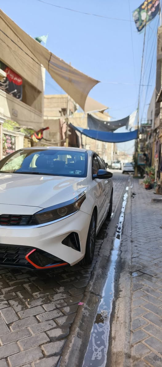 السلام عليكم للبيع فقط
نوع السياره / فورتي وارد امريكي 

الفئه / جيتي لاين فول مواصفات 

موديل / 2023 ابيض صدفي 

سياره ليبل واحد ...

صور الحادث موجودات بلمنشور .. 

اي نقص مابيها كير ومكينه مكفول 

مكينه 2000 دوش / كير cvt 

مواصفات فول ما عدا فتحه + رادار جانبي + حساسات + شاشه تدعم كار بلي + كشنات جلد + تبريد خير من الله + سياره ماشيه 54 الف + رقم بغداد نكليزي احولك ثاني يوم + تخم تايرات جدد..

السعر 157 بيها مجال حق الجيه مكاني بغداد 

للاستفسار رقمي *********** ..

ما عجبك ادعيلنا بلرزق واني خادم
