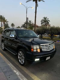 اخوان. للبيع فقط بدون مراوس السعر 140 قفل من الاخير  كاديلاك اسكاليد م...
