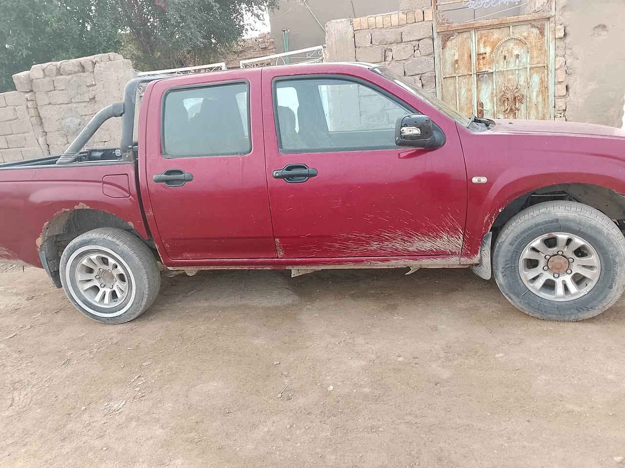 سلام عليكم سياره جمبي بيك اب بسمي مكفوله كفاله عامه رقم مثنئ حره موديل 2013استلمتها من الشريكه السياره علئ أيد وحده فقط محد صاعدهه غيري جاهزه بيهه ضعف بل محرك فقط سنويه ال 2028 *********** مكلف بل نشر مكاني السماوه السعر 55وبيهه مجال
