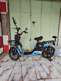 دراجة شحن • ٤ بطاريات • بطاريات نضيفة