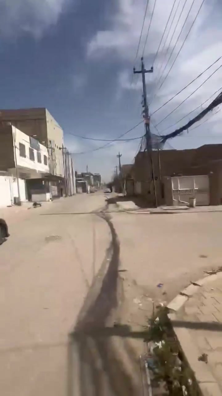 دار للبيع حي الجامعة طابقين ٨٠ الواجهة ١٢ 
عل ساحه خلف شارع الصب قرب المجسر الزهراء يحتوي على ٢غرفة نوم واستقبال وصاله ومطبخ وصحيات نضيف المبلغ المطلوب ٢١٠ مليون مع المجال 
***********
حسين الرماحي
