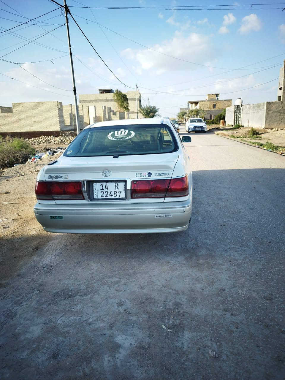 السلام عليكم كراون ملكه 2003 رقم بصره انجليزي باسمي داخل هزه قبل شهر مداور ثاني يوم وين ما يعجبك 
مواصفات 
محرك دي 4الكبير
شاصي 75
حداديه قبل شهر مسويها
فتحه سقف
اصل كريستال 
شاشتين
اربع دكم
شاشة تجوه عدد 2
اسبير الشركه لحد هسه ما نازل
تحكم ستيرن
باتري جديد
تخم تاير 
برده خلفيه
كشنات جلد
اسبايدر جنطه
بين قوسين السياره فول للأخير.
السعر 125$وبيها مجال بسيط
العنوان بابل الكفل رقم تلفون  ***********
