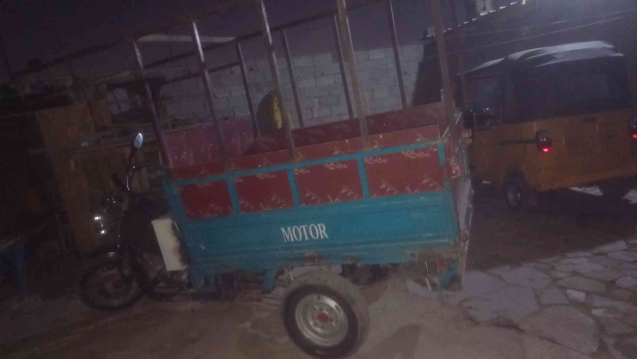 السلام عليكم ستوته امتي ار للبيع بدون اوراق مكفوله من تخذه من البيت ضايعه المكان بغداد السعر 850 بيه مجال خير من الله ***********
