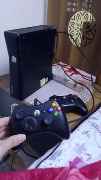 اكس بوكس 360سلم جهاز شوفت عينك نضيف حيل شرط من كلشي كارتونه غراضه كامل...