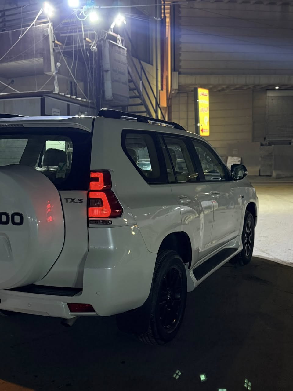 سلام عليكم
ليدور نظيف سيارة جديدة وبلعافية ع الياخذها ❤️
للبيع برادو 2023
TXS
رقم اربيل وبأسمي تحويل ثاني يوم 
الممشى (12000) كم 
V6 4000
فول مواصفات  
كشنات جلد 
كشنات كهرباء
فتحه 
بصمه
حساسات 
زراك 
هوك
دبل تانكي 
شاحن وايرلس 
تحكم ستيرن + مثبت سرعه 
اناره هالوجينيه lad 
اناره ترحيب بل ابواب
مري شفط
سبير ضاهري 
عدته كامله 
السيارة ماشاء الله عليها كفالة لاشخط لا رصعه لا بارد لاصبغ 

السعر :-
 ( 5 دفاتر )
العنوان :- حلة-مركز
للاستفسار :-
(***********)
