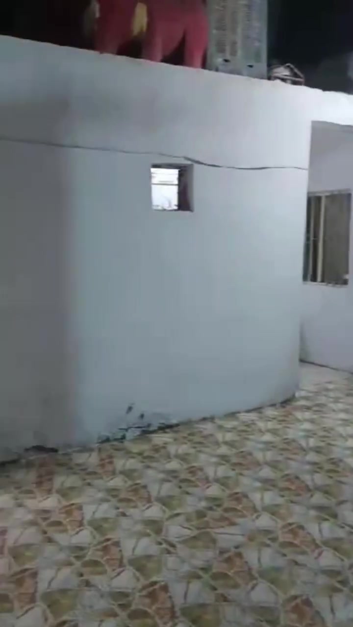 السلام عليكم ورحمه الله وبركاته بيت للبيع طابو زراعي شارع الصب مساحة ١٢٠ متر قرب شارع المؤسسة عامود 270 البناء بلوك والسقف عگادة متكون من غرفة+استقبال+صالة+مطبخ+تخاريج،سعر البيت ٢٥ وبي مجال للتفاوض


**إذا كنت صاحب هذا الإعلان وتريد حذفه لأي سبب، رجاءا أرسل رسالة إلى الدعم الفني**