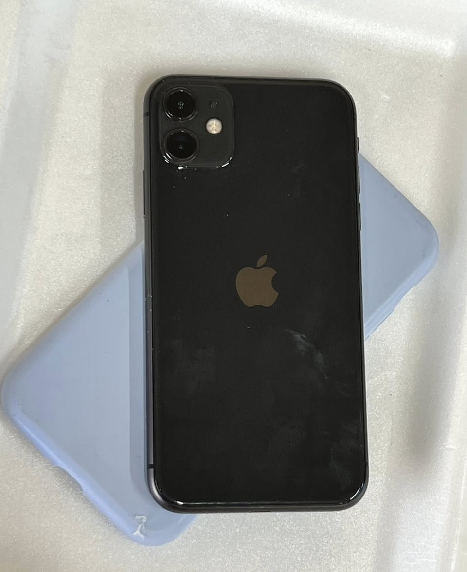 ايفون 11 عادي 🖤.
جهاز يخبل مبدل بس بطاريه فقط 

ذكره 64  

مكان تكريت شارع لاربعين 

تفحص. وين معجبك ***********
