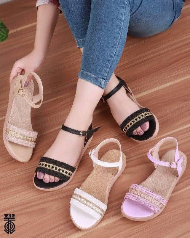 شلعات احذيه نسائيه مشكل كل 50 قطعه ب150 الف يعني القطعه ب ٣ عراقي


**إذا كنت صاحب هذا الإعلان وتريد حذفه لأي سبب، رجاءا أرسل رسالة إلى الدعم الفني**