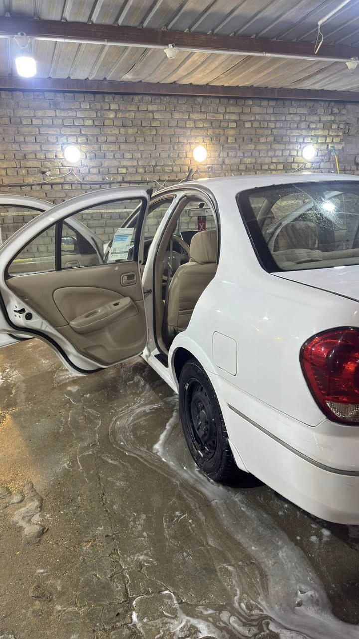 نيسان سني ٢٠٠٩
كير أوتوماتيك
الجام كهرباء 
تبريد شغال وجاهز 
السيارة مبدل بيها بنيد 
وبارد بسيط في هلال الجاملغ الايسر 
وبارد في حوض الصندوق 
غيرها ماكو شي 
رقم بغداد الماني 
السعر ٩٥ ورقة 
مكان السيارة العمارة 
*********** 
السيارة نظيفة وجاهزة
