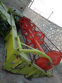 حاصده للبيع موديل 2006 مكفوله من طگ ولحيم محرك مشروط 07805810324