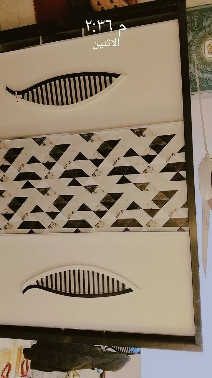 سلام عليكم غرفه تركيه البيع 8قطع سعره 400 بيهه شي بصيط اريد اشيل مستعجل عله بيعتهه  مكانهه بغداد حي الكوفه رقم ***********
