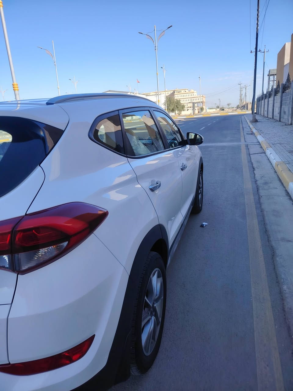 سلام للبيع للبيع توسان 18 خليجي
سياره كفاله عامه بيه بكانات بارد
سونار مرفق معه الصور 
كير مكينه حداديه خير من الله
تبريد قطعتين شركه
دواخل عسلي حساس كامره
رقم أربيل انكليزي بسمنه
أتريد مداور أتريد وكاله
السعر 178وبيه مجال 
مكان السياره كربلاء *********** ***********
