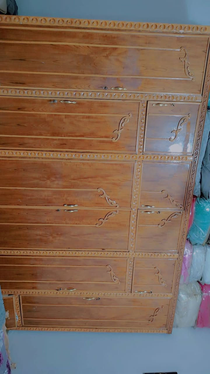 غرفة نوم للبيع تزكام
انتصال على رقم ***********
