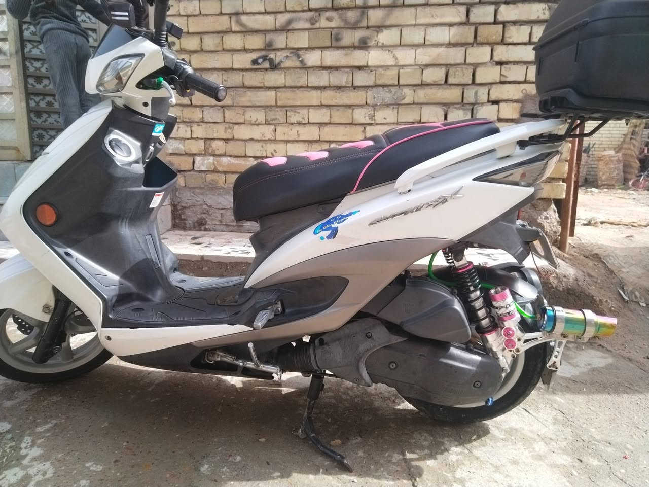 السلام عليكم للبيع دراجه سكنس لد وكاله مكفوله كفاله عامه اوراق مزاد كتلوكات وياهه وصل معرض بيهه السعر خابر واني خادم مكاني الشعب حي اور تقاطع علي الاسمر  *********** رقم٠
