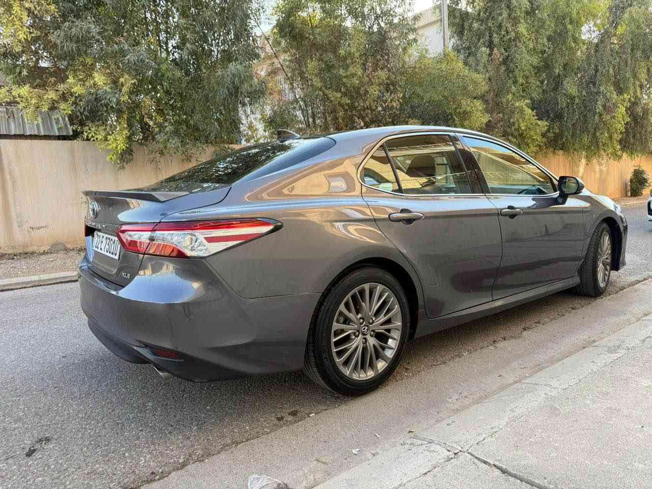 TOYOTA CAMRY 2020 XLE – 1/1
‎تۆیۆتا کامری ٢٠٢٠ (XLE) فوول مواسەفات ئەمریکی
٤ بستؤن
‎سەیارەیەکی زۆر جوان و پاکە، نموونەیەک لە هەیکەل و جوانی.

‎مواسەفات (XSE – Full Option):
‎• پانۆراما
‎• سیستەمی ڕاداری 360 پلە (پێش، پشت و تەنیشتەکان)
‎• ڕاداری خەتی جادە
‎• کوشن جلد
‎• کوشن سارد و  گەرم 
‎• 4 جۆر کوشن کارەبایی
‎•چوار ساڵنسای بیلادی
‎•مؤبايل چارج
• Auto Hold(ئۆتۆ هۆڵد)
‎•بەسمە
‎• برێکی بەسمە
‎•3 جۆر مۆدی لێخووڕین(ECO, SPORT, NORMAL)
‎• 3 جۆر گێڕ (ئۆتۆماتیک، عادی، گێڕ لە سووکان)
‎• شاشەی گەورە
‎• کامێرا و حاسە
‎• تەحدید سورعە
‎• تەحەکوماتی سەر سووکان
‎• چوار دەرگا بەسمە
‎• لایتی پێشەوە LED، عەدەسە، زینۆن، بلاجیکتۆر
‎• لایتی پشتەوە LED 
‎• زۆر مواسەفاتی تر

‎• کامل سێرڤس کراوە
‎• 4 تایەی تازەی لە ژێرە
‎• پێشی کەپسە و ئێرباگ نەتەقیوە
‎• کامل بیلادیە

‎گێڕ و مەکینە نەکراوەتەوە بە شەرت
‎گێڕ و مەکینە و تەبرید و کارەبایات بە شەرت

‎ڕەقەم و سەنەوی تازەیە
‎تحویل و غرامە بە شەرت
‎ 0750 461 8834 أربيل, العراق
