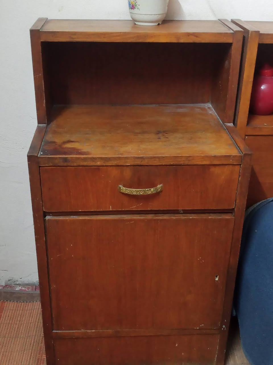 غرفة نوم للبيع
المكان بغداد البياع
الغرفة مابيها اي شي لا مكسرة ولا مصلحة وقوية كلش 
كنتور ٥ ابواب 
چرباية وياها ميزين ( ميز عدد ٢ ) موجود بالصورة
وياها ميز مراية بيه بابين و3 جرارات 
واكو وياها زاوية ناسي اصورها 
سعرها تراسلني بيش متفيدك تعالي
*********** واتساب وتلي
