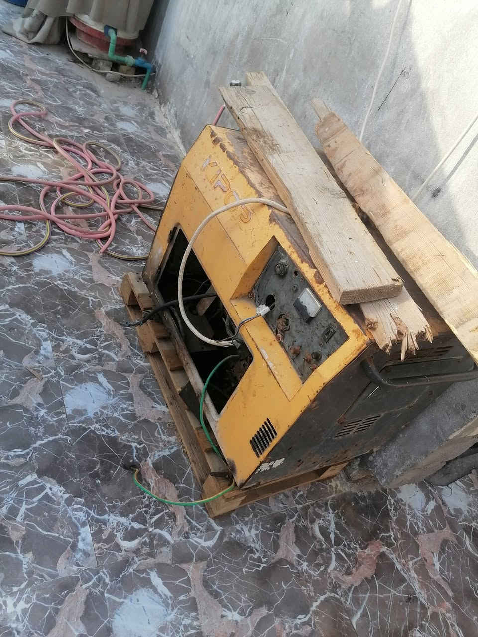 السلام عليكم عندي مولده شغاله كاز 20انبير سعره قفل 300الف
وعندي باب مال محل صيدليه تنزيل هم للبيع الباب مال محلين 3وربع العرض ***********وهذه رقمي وبيه واتساب البصره قضاء الدير وموجود توصيل فقط البصره
