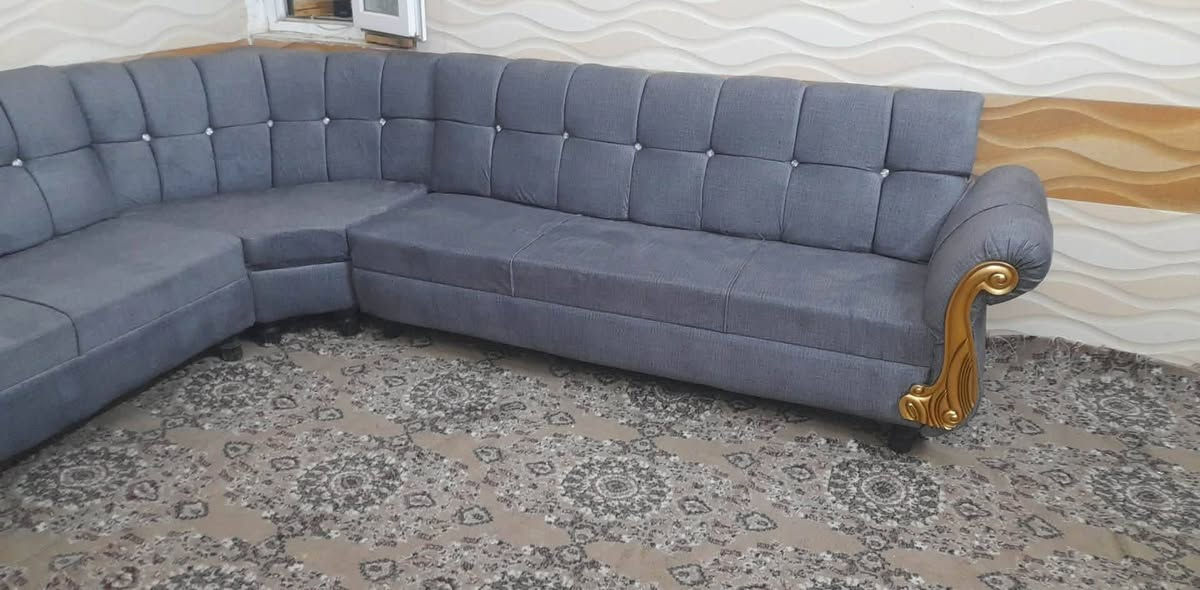 ديوان عراقي ٨امتار ونص زاويه وحده السعر 125 بي مجال قليل موجوده بس ع رقم وع واتساب***********
