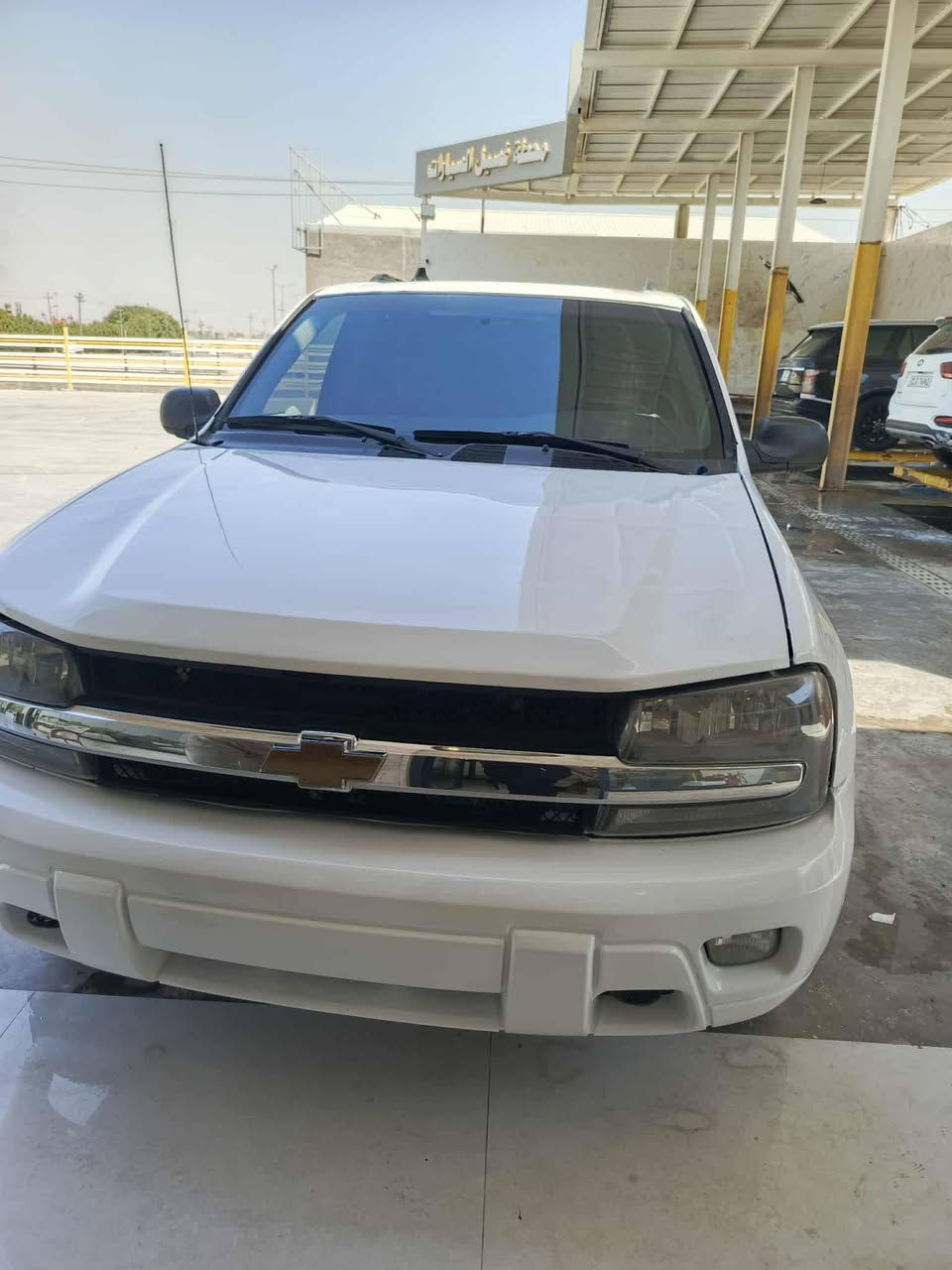 السلام عليكم بلايز مزاد وزارة الداخلية موديل 2005 جديدة بمعنى الكلمة مابيها برغي نقص كير ومكينة بالكارتون الداخل كلش جديد على وضع الشركة  شاشة كامرة سنتر لك ريمونت بلادي جاهزة من كل النواحي قفلها ب75 رقم تلفون ***********
