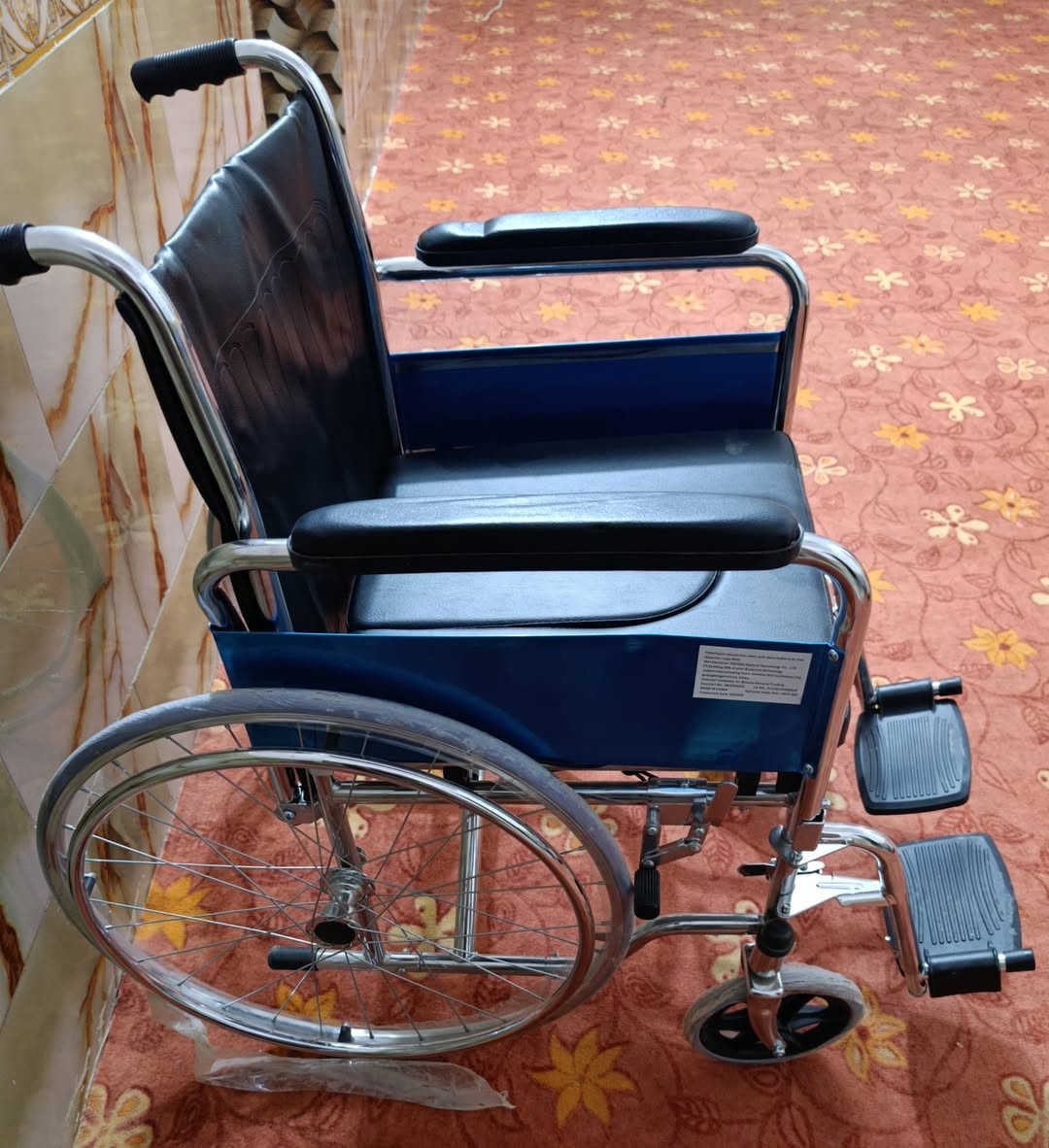 للبيع عربانه معوقين جديده ابد ما مستخدمه نظيفه للتواصل خاص ***********
