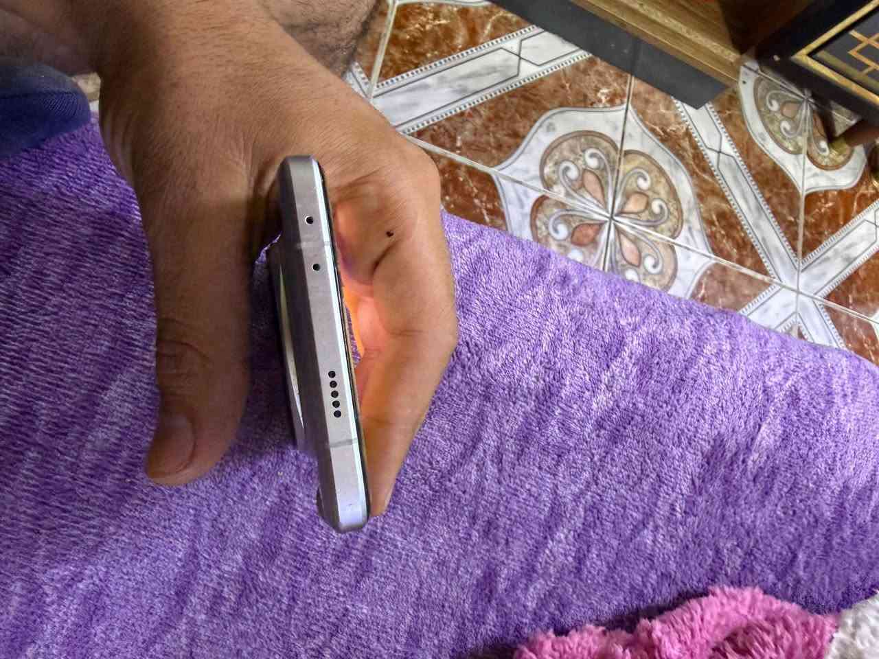 🔥 للبيع HONOR Magic7 Pro 🔥
📱 الجهاز بحالة الوكالة، استخدام شخصي ونظيف جداً، خالي من أي عطل أو مشكلة، ومحافظ عليه بشكل ممتاز.

📋 المواصفات:
✅ المعالج: Qualcomm Snapdragon 8 Elite
✅ الرام: 12GB
✅ سعة التخزين: 512GB
✅ شاشة LTPO OLED بحجم 6.8 إنش وتردد 120Hz
✅ كاميرات احترافية بأداء ممتاز
✅ بطارية قوية مع شحن سريع سلكي ولاسلكي
✅ يدعم شبكات 5G
✅ الجهاز شغال 100%
✅ ما مفتوح ولا مصين
✅ ويا جميع الملحقات الأصلية (الكارتون، الشاحن، الكيبل، وكل الملزمات)

💰 السعر: 800,000 دينار عراقي (قابل للتفاوض بالمعقول).

للجادين فقط، والتواصل على الخاص.
 الستفسار ***********
