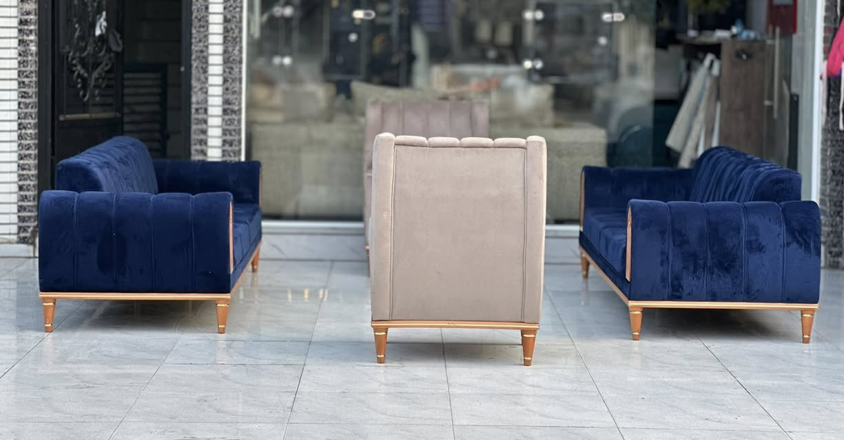 تخم تركي نضافه 100/100 مستخدم قليل متكون من 8 نفرات هيكل الداخلي بل كامل حديد هيكل الخارجي  ارجل قاعدة واكسسوارات بل كاملخشب زان طبيعي بنضام السرير ضهر قلاب بمقعد طبي سوفت أمريكي فول بوليستر بقماش الشامواه وتر بروف  عنوانه اربيل زنكو 99 يوجد توصيل ل بغداد ولباقي المحافظات الأخرى  *********** واتساب فقط ( علي)
