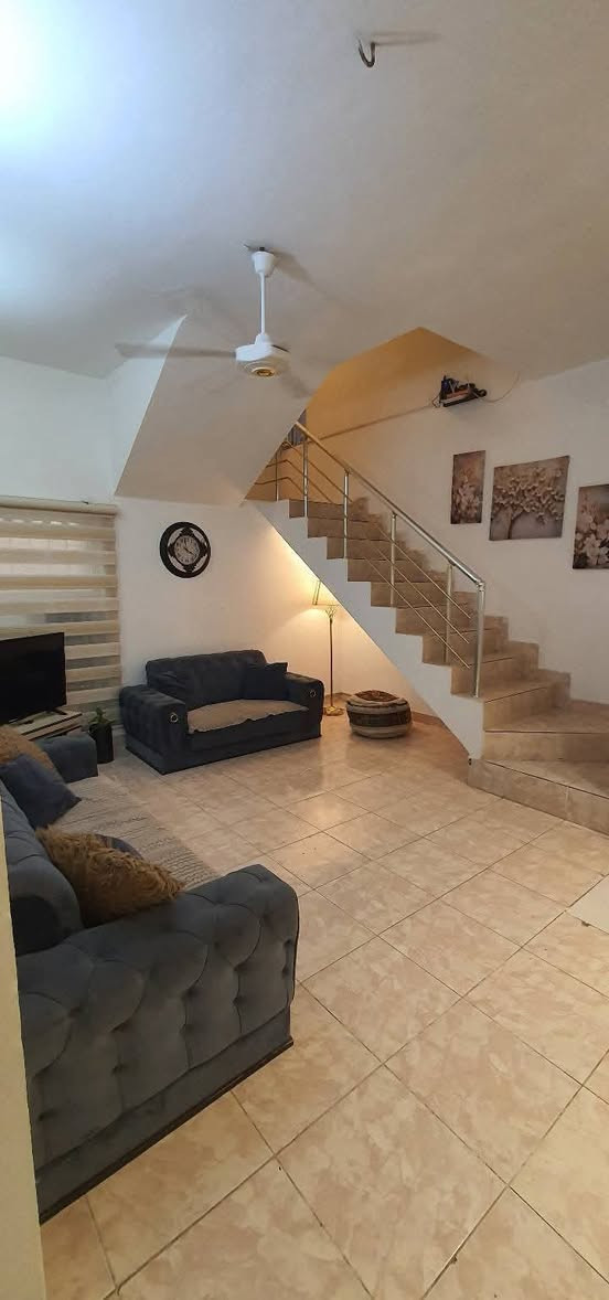 للبيع بيت في أربيل – منطقة لاوان سيتي 🏡

المساحة: 250 متر مربع

يتكون البيت من:

صالة ضيوف

صالة معيشة

3 غرف نوم

مطبخ

مخزن

حمام في الطابق الأرضي

حمام في الطابق الثاني

📍 الموقع: أربيل – لاوان سيتي

للاستفسار عن السعر وباقي التفاصيل يرجى التواصل على الرقم التالي:

📞 ***********

#للبيع_بيت #اربيل #لاوان_ستي
