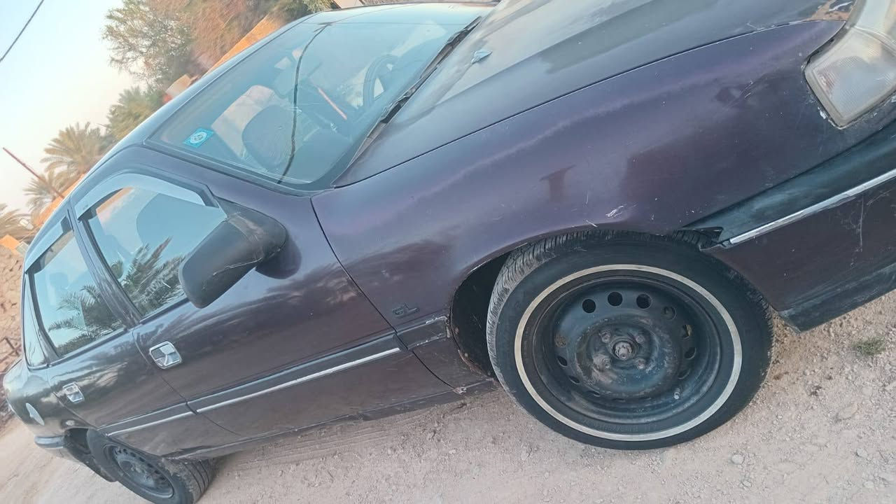 السلام عليكم 
رمضان كريم 
اوبل فكتره موديل 92
سياره بلاديه مكفوله من ضربه وصبغ 
محرك 1800
تبريد بلاد بس نقص غاز 
تخم تاير 
محرك كير شرط 
السعر 37وبها مجال 
مكان السياره حديثه الوس 
الاتصال ***********
