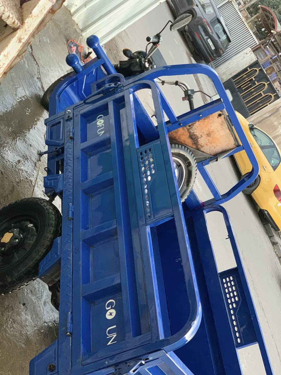 ستوته شحن للبيع مانقصه شي باتريات نضاف حجم وصط كله شغله أضويه اشاير مكان بغداد طالبيه رقم*********** سعر مليون
