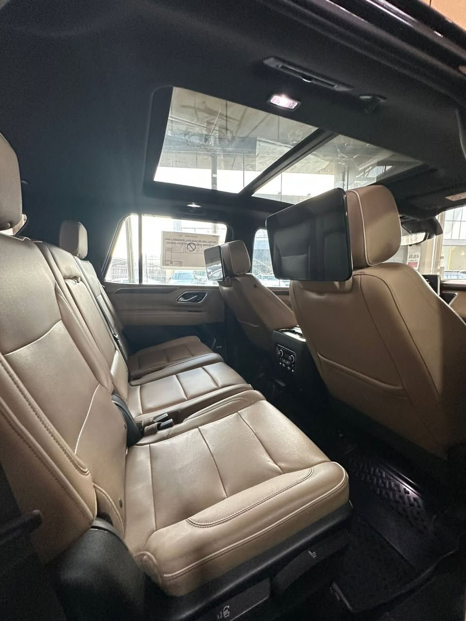 السلام عليكم اخواني واخواتي العزاء سياره تاهو موديل 2021 نوع الفئه برايمر سياره فول مواصفات مكفوله كفاله عامه هزه جديده ارقام جديده سنويه بسمي شخصيه  جواها تخم تاير جديد سياره صدر امامي خلفي بل باكيت السياره مواصفات
خمس كامرات اربع كراسي تدفه و تبريد السياره رادرا امامي رادار خلفي  رادرات جانبيه تحديد مسار دادشو كبير سياره دوس كهرباء تشغيل عن بعد بصمه اربع بصمات بيبان 3شاشات باب خلفي كهرباء السياره بنيرانمه السياره قبل مغله PPF واني شعلته مكينه 8سلند 5300 السياره فور ويلي ستيرن كهرباء ذاكره بل باب شاحن واير ليس 
السعر/485ورقه 
الرقم/***********
